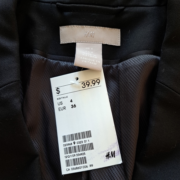 Blazer - Picture 2 of 2